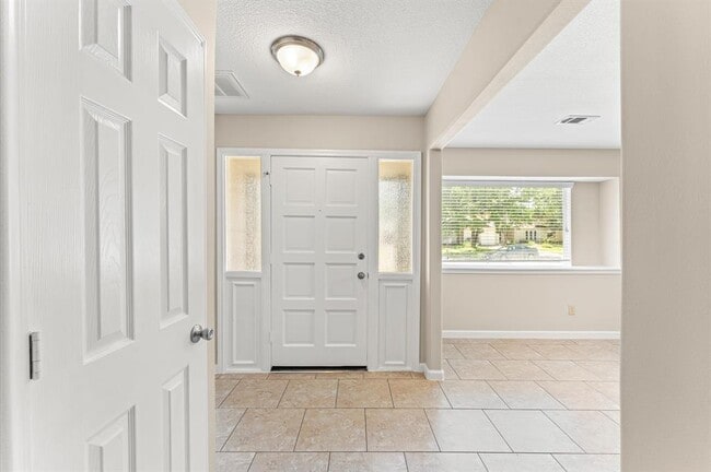 Building Photo - 17106 Telegraph Creek Dr