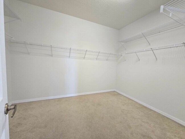 Building Photo - Waterfront home for RENT! 4 bed/2.5 bath