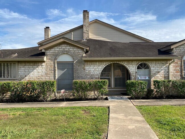 Primary Photo - 24 Chapparal Ct