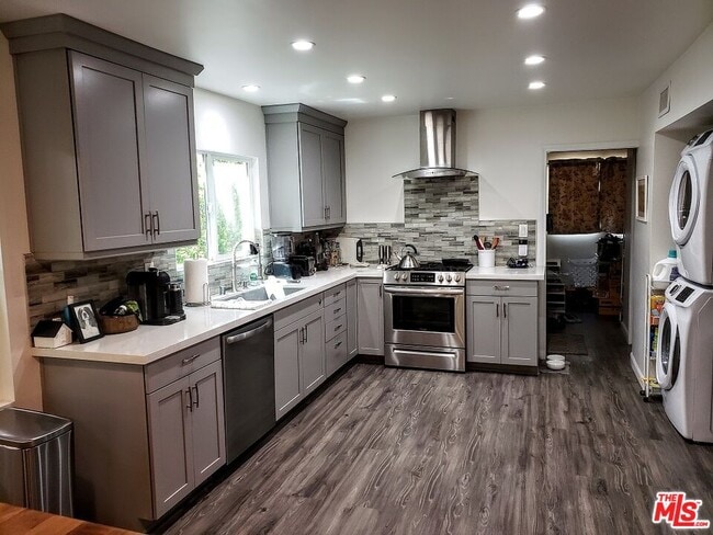 Building Photo - 8605 Rugby Dr