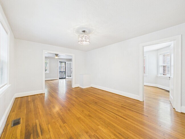 Building Photo - 3543 Grove Ave