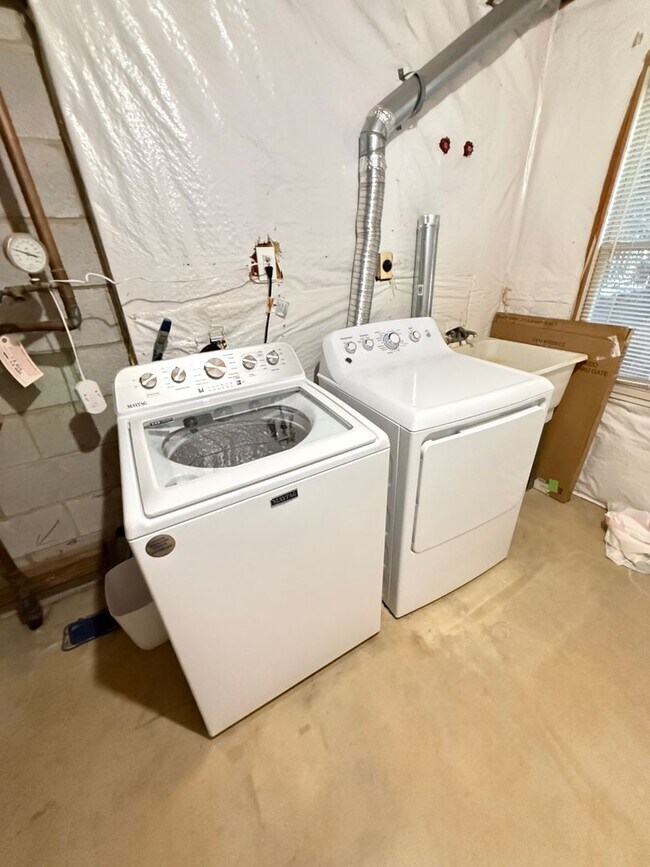 Building Photo - 10130 Treble Ct