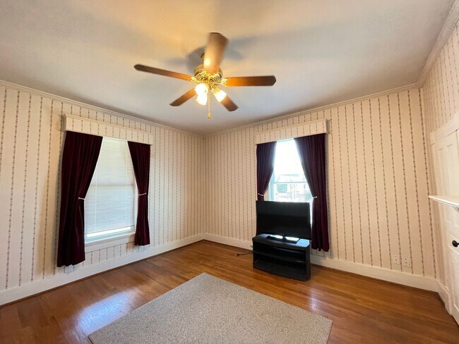 Building Photo - Lawrenceville Home with Lots of Charm and Space