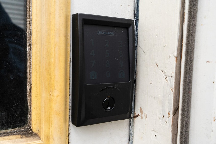 Building Photo - 421 Pennsylvania Ave