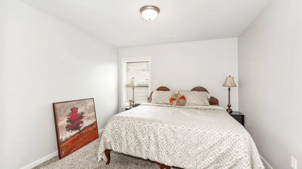 Building Photo - 7709 North Catawba Cir NW