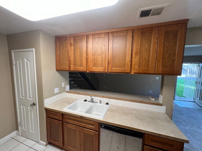 Building Photo - 6448 Bremen Dr