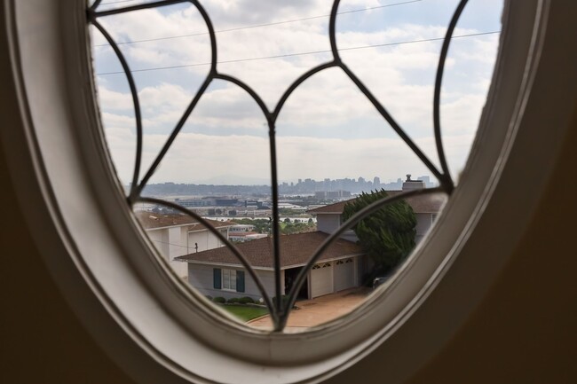 Building Photo - Stunning Point Loma Home with Downtown/Bay...