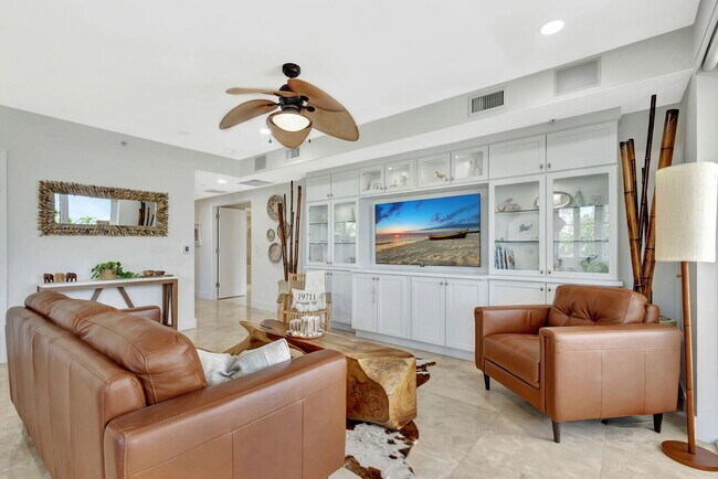 Building Photo - 155 S Ocean Ave