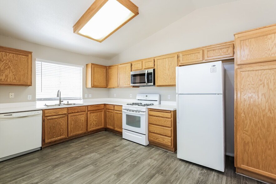 Building Photo - 1724 Villa Vista Way