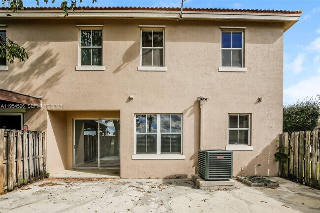 Building Photo - 27598 SW 138th Ave