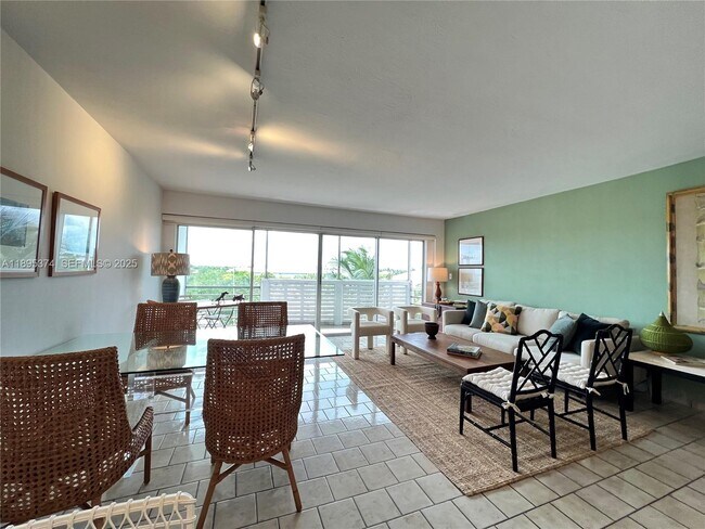 Building Photo - 555 Crandon Blvd