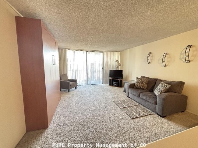 Building Photo - Large furnished studio apartment!