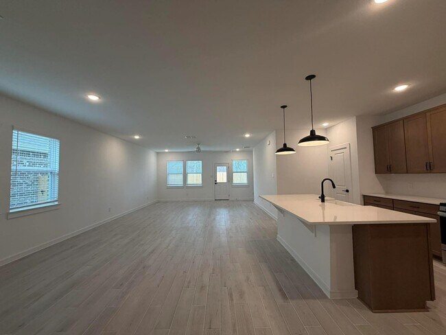 Building Photo - 4727 Bay Vista Dr