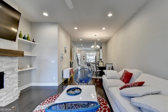 Building Photo - 4245 Deming Cir