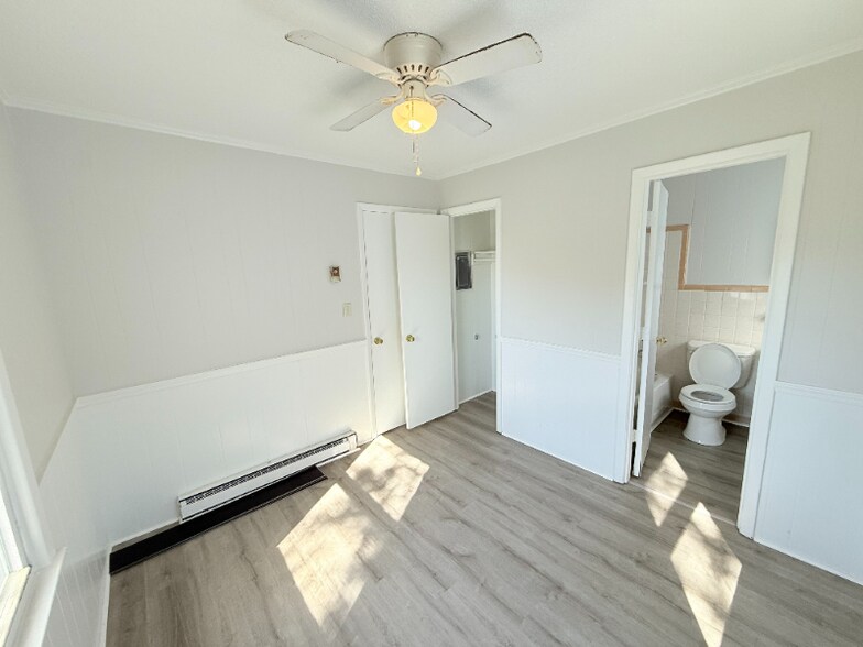 Building Photo - 120 N Pinewood Dr