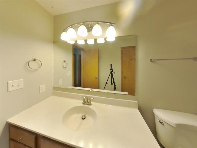 Building Photo - 5752 W 134th St