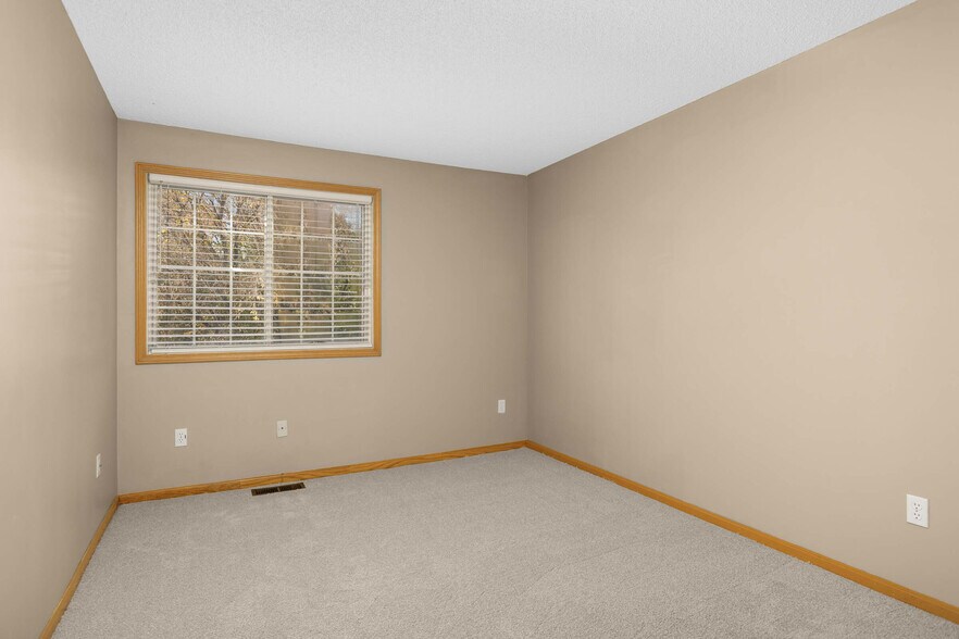 Building Photo - 4415 Naper Bay