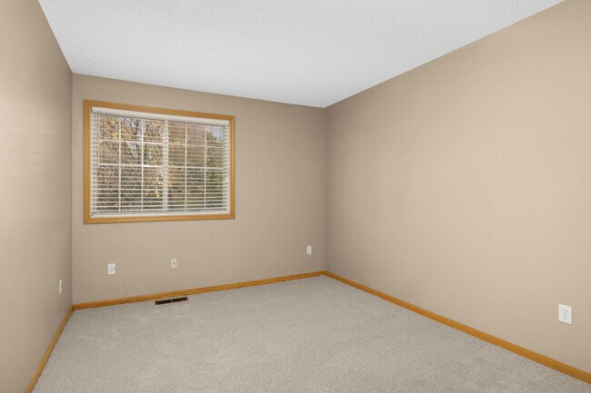 Building Photo - 4415 Naper Bay