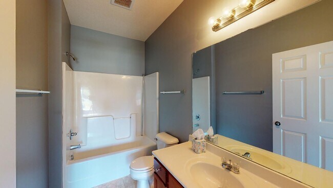 Building Photo - Fantastic condo in Ankeny-6mo Lease Option