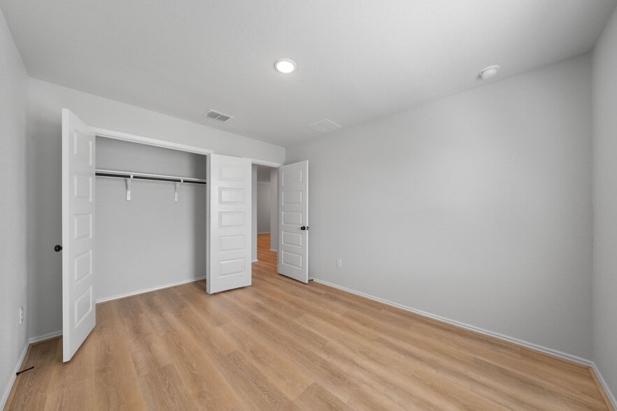 Building Photo - 5815 Hematite Rim