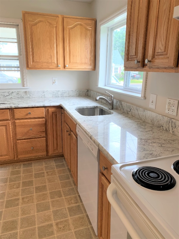 Building Photo - 108 E Cochran St