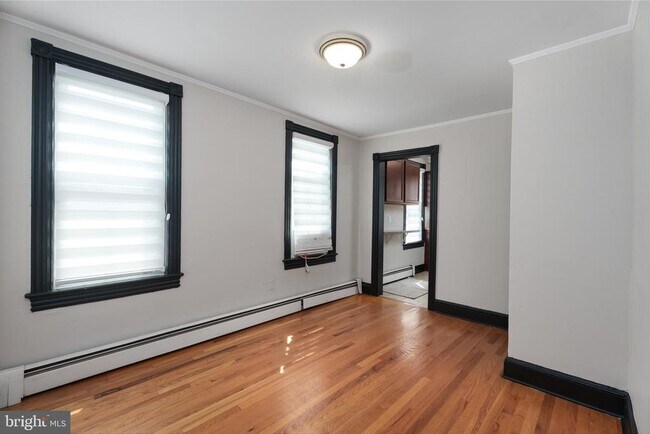 Building Photo - 357 Nassau St