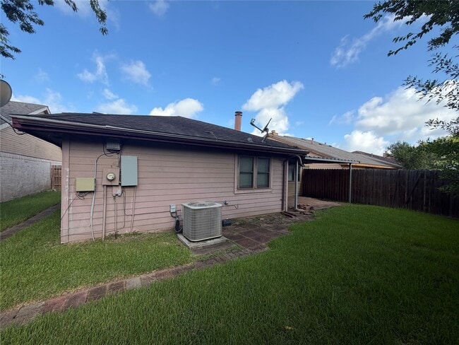 Building Photo - 1423 Elkwood Dr