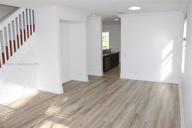 Building Photo - 947 Nandina Dr