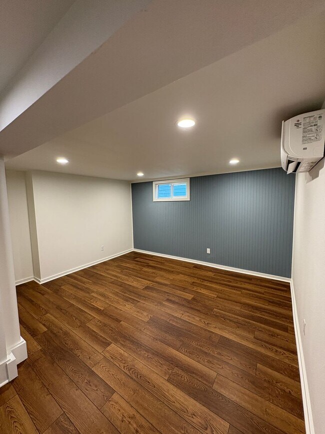 Building Photo - Live in Ballard - everything is new! 2 bed 2 bath