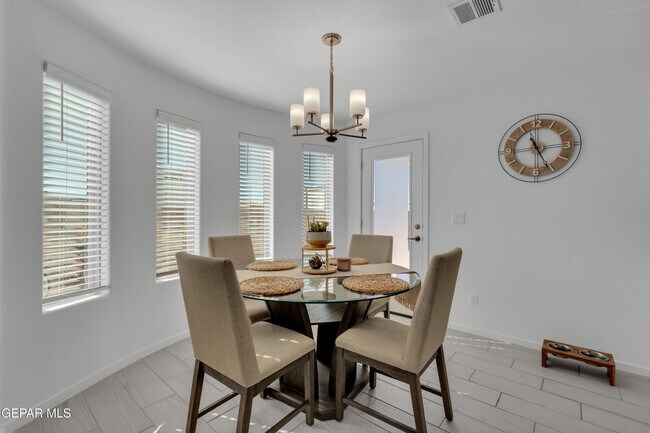 Building Photo - 805 P.º Tranquilo Pl