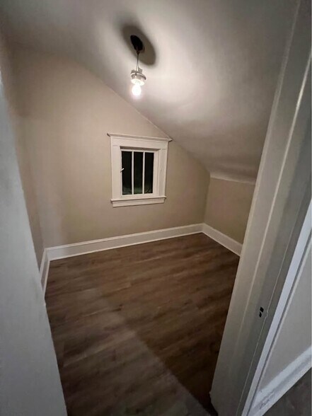 Building Photo - 5533 Gwynn Oak Ave