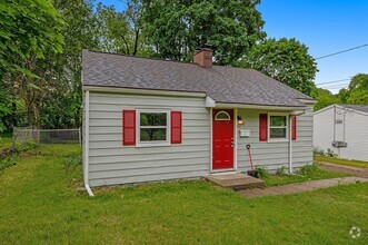 Building Photo - Cute Remodeled Two Bedroom 1 Bathroom Bung...