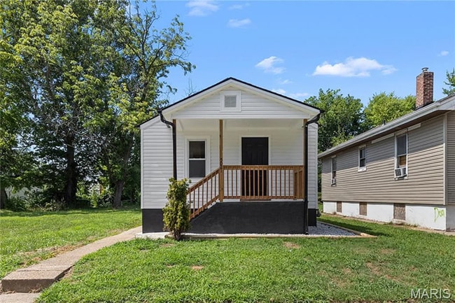 Primary Photo - Totally Renovated & Totally Adorable - Sec...