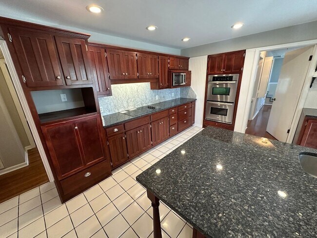 Building Photo - 2720 Leeville Pike