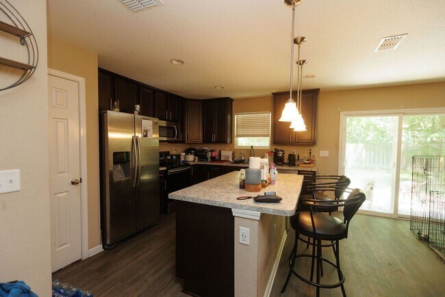 Building Photo - 3 Bedroom 2.5 bath home near Downtown with quick access to I-95 and the beaches