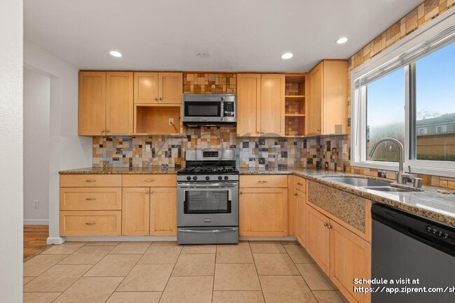 Building Photo - 5 Oak Crest Ct