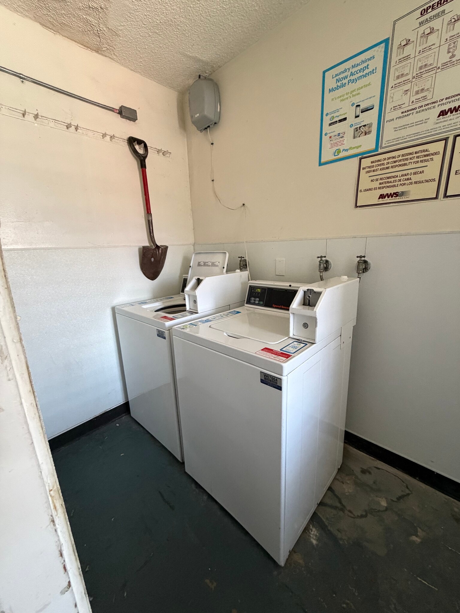 1 of 2 washer/dryer sets onsite - 3045 E Theresa St