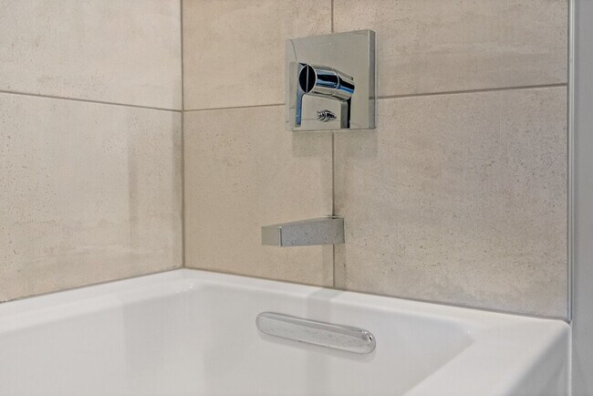 Building Photo - 904 T St NW