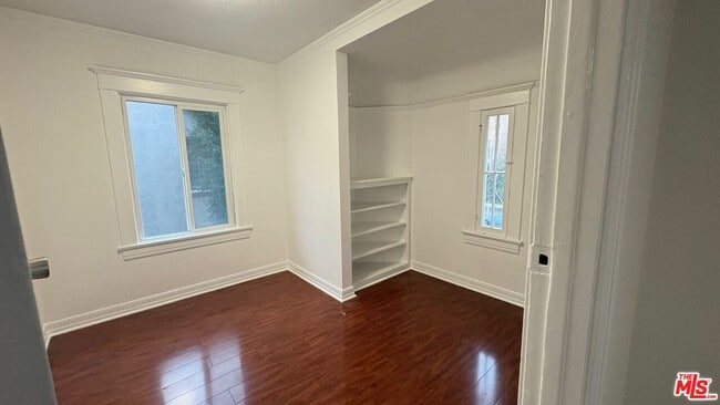 Building Photo - 120 S Catalina St