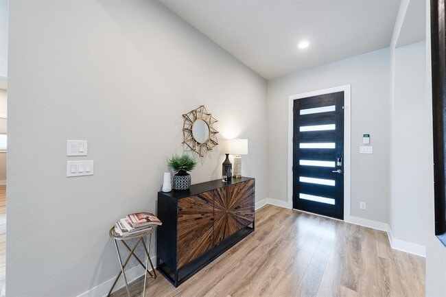 Building Photo - 20702 Post Oak Dr