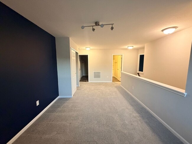 Building Photo - 1325 Horse Shoe Bnd