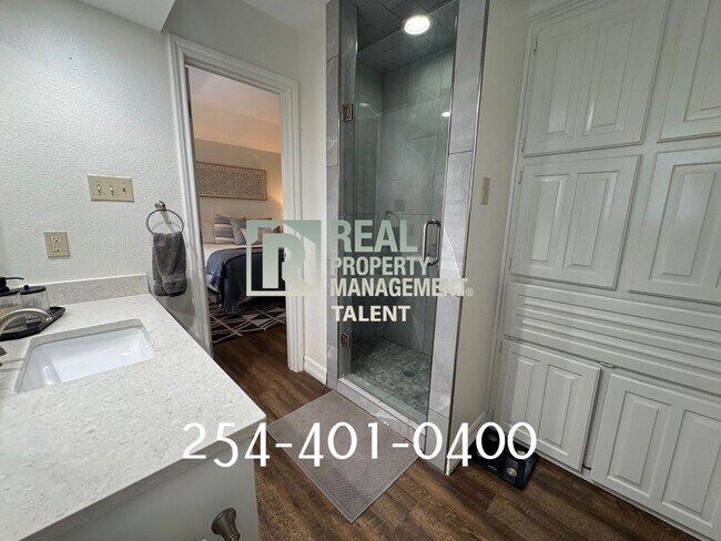 Building Photo - 3-Bedroom, 2-bathroom home located in Lorena