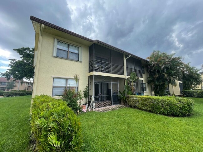 Building Photo - 2 Bedroom Condo in Winding Lake - Sunrise ...