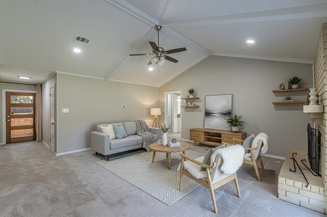 Building Photo - 311 Hedgerow Ln