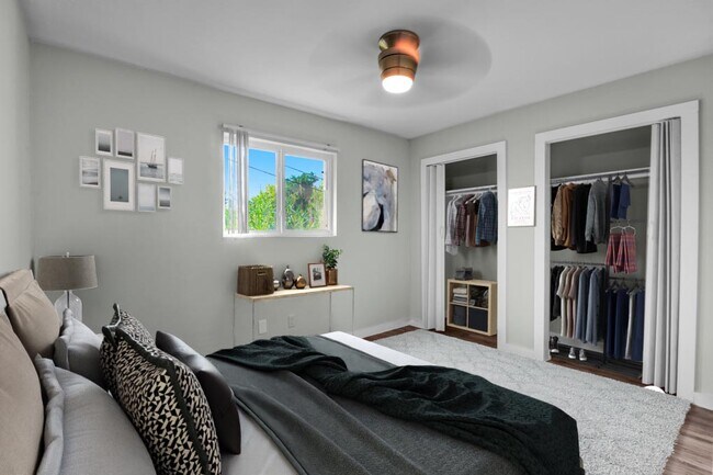 Building Photo - 902 Romeria Dr