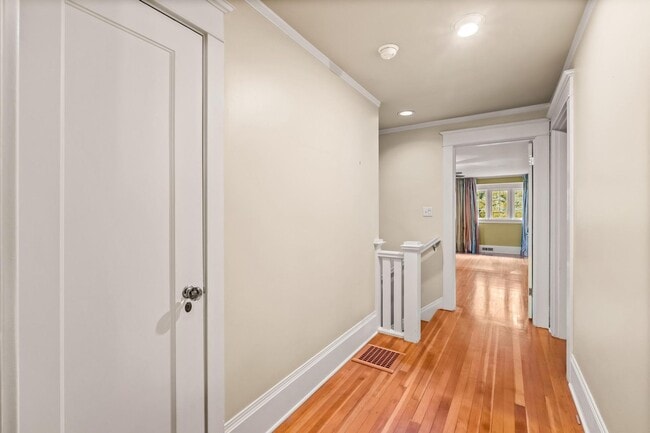 Building Photo - Elegant Grant Park Craftsman with Wine Cel...