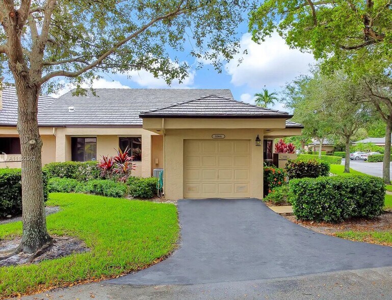 front entrance - 9366 Chelsea Dr N