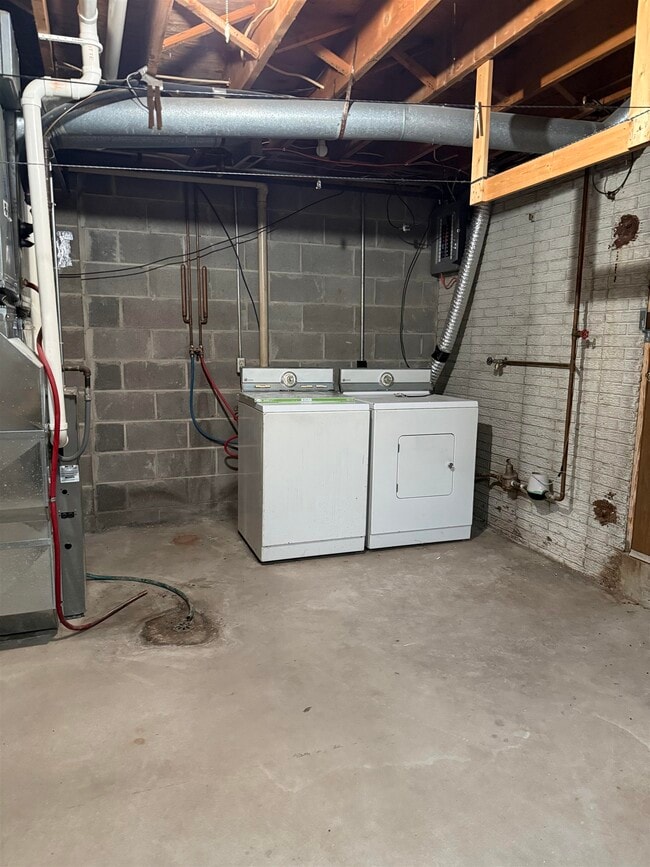 Building Photo - 204 S Buchanan St