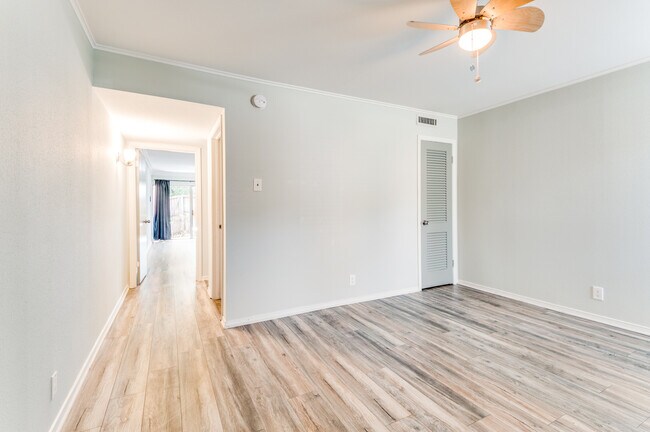 Building Photo - 570 Avenue J Ave