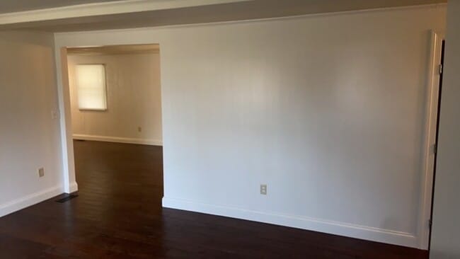 Building Photo - 401 Lufkin Dr